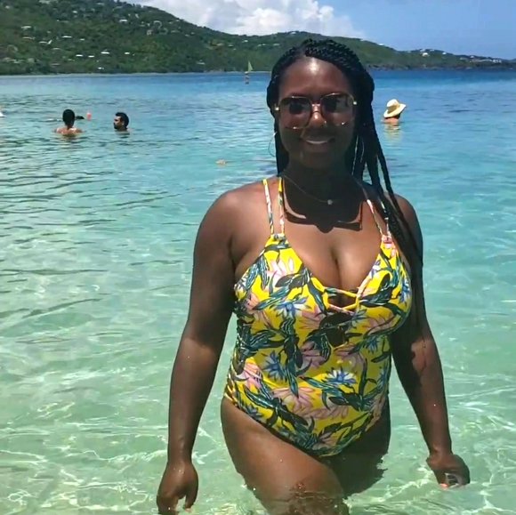 Meet your Posher, LaTricia - Picture 9 of 16